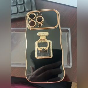 Silverback iPhone 14 black phone case.